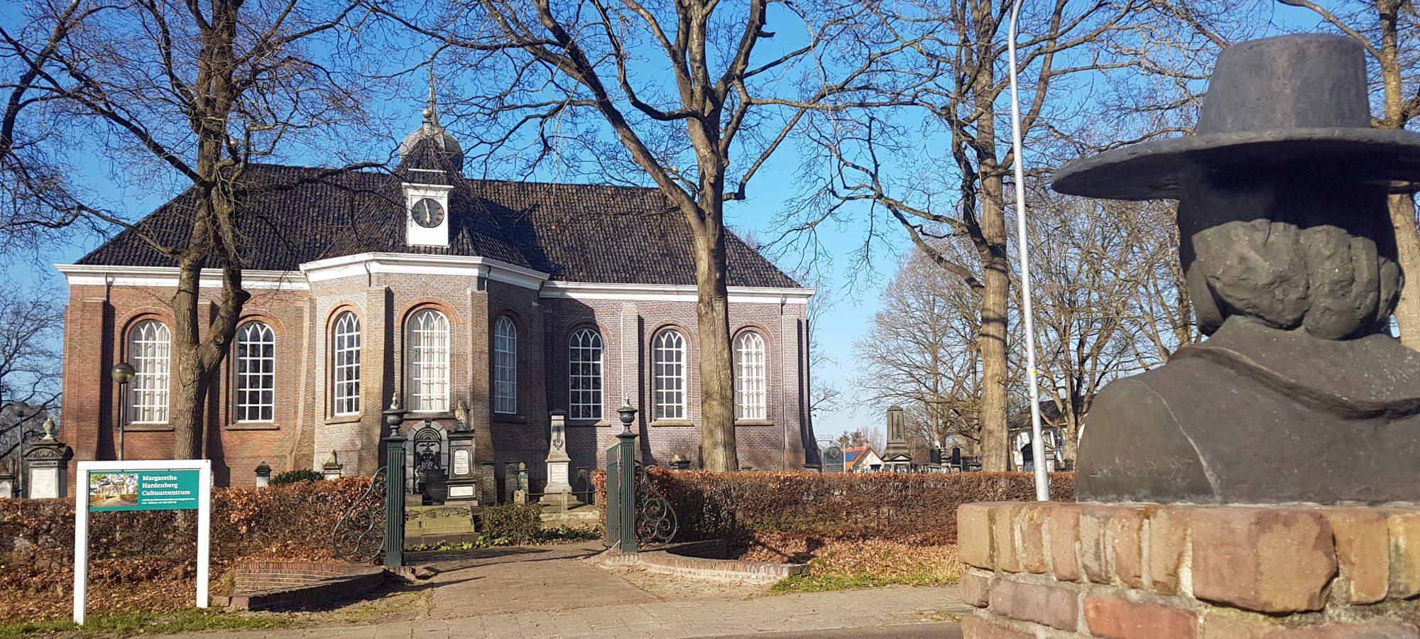 Onderhoudsvrijwilligers historisch Kerkhof