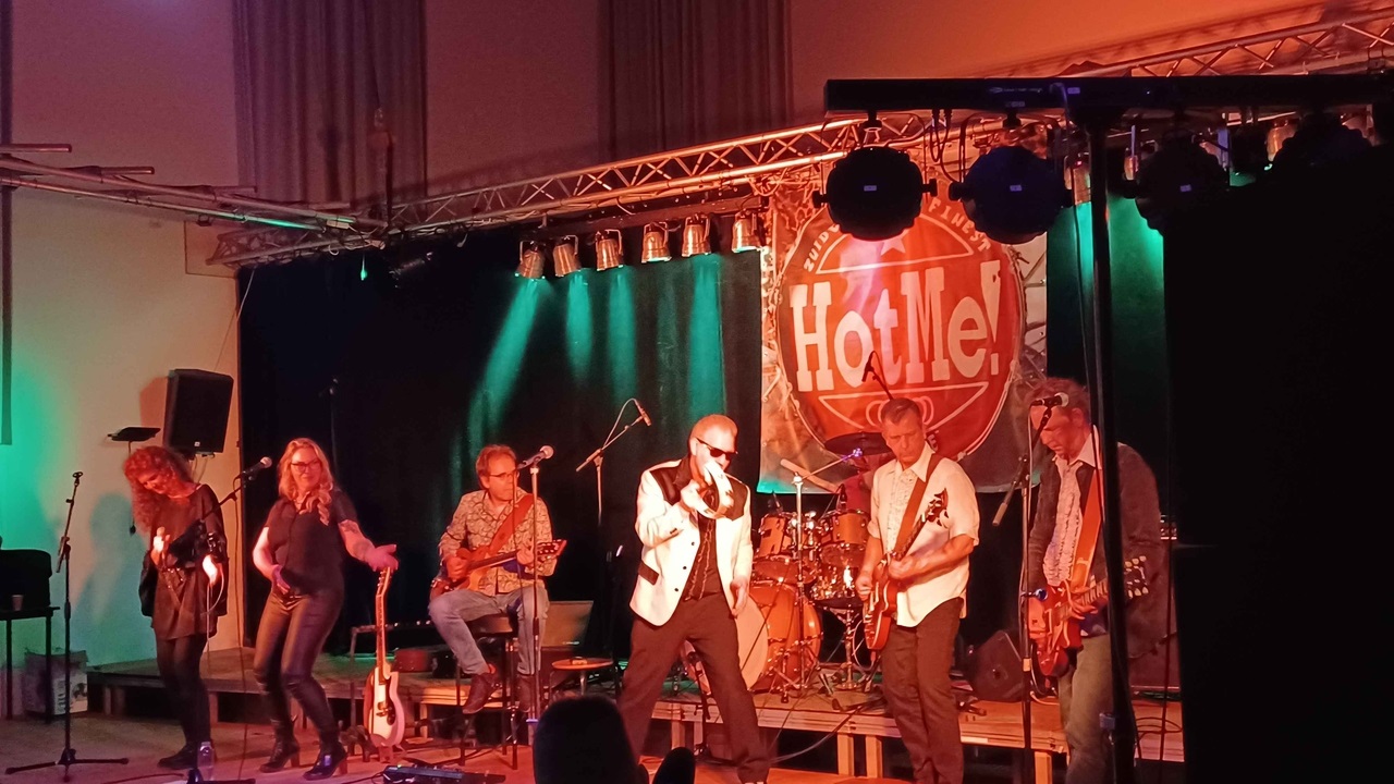 Optreden Hot ME! in Wildervank een hit.